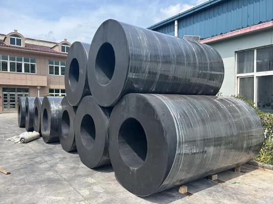 Para-choque de borracha cilíndrico de resistência à tração 10-30MPa com absorção de alta energia garantindo ancoragem marítima e proteção contra impacto de embarcação