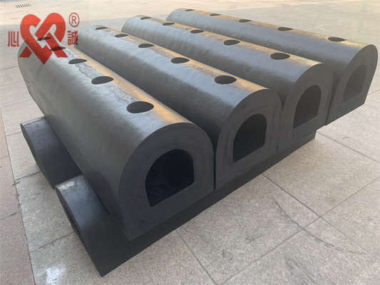 Fenders de borracha D pretos com parafuso Excelente resistência ao tempo para proteção marinha