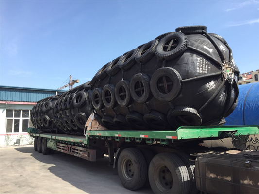 Submarino Yokohama Fenders Durável