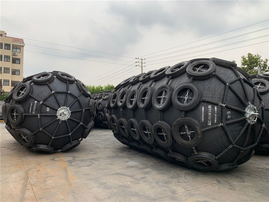 Fenders Marítimos Pneumáticos de Baixa Manutenção com Alta Durabilidade em Preto