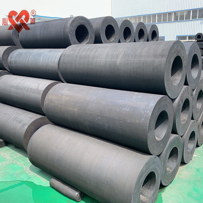 Instalação de parafusos de borracha cilíndrica 10-1000kg comprimento 1000-5000mm personalizável para aplicações portuárias e de docas