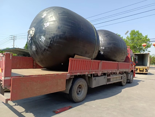 0.5-4.5m Diâmetro Yokohama Marine Fender com baixa força de reação e 2 anos de garantia