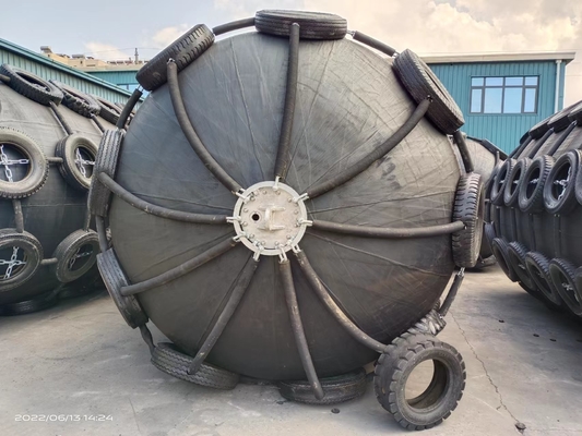 0.5-4.5m Diâmetro Yokohama Marine Fender com baixa força de reação e 2 anos de garantia