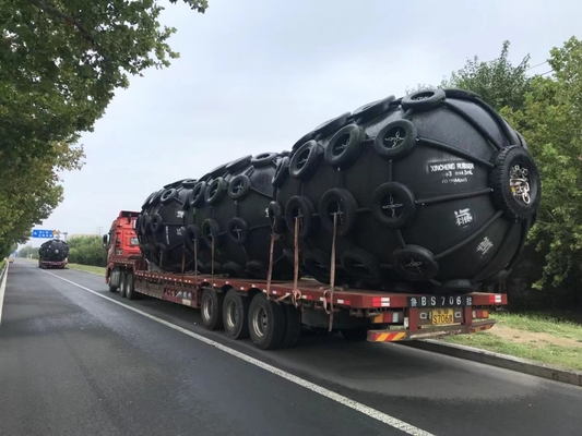 Fenders pneumáticos de Yokohama de alta absorção de energia para projetos de manutenção portuária