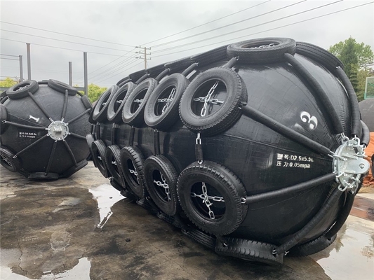0.5-4.5m Diâmetro Yokohama Marine Fender em preto para requisitos marítimos personalizados