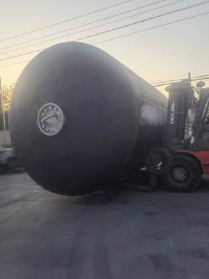 Goma de espuma de poliuretano de PU Marine Fender com excelente elasticidade e resistência ao stress ambiental marinho