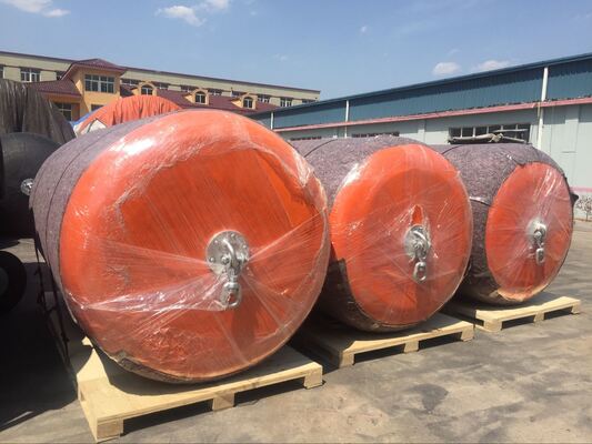 Fenders de espuma de EVA sólida que oferecem proteção de superfície sem marcas para portos e navios marítimos apoiados por 24 meses