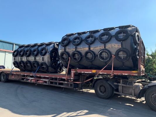 Fenders de espuma de EVA sólida que oferecem proteção de superfície sem marcas para portos e navios marítimos apoiados por 24 meses