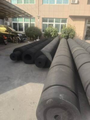 Defensas de rodillo para remolcadores de bajo mantenimiento Altura 200 mm 450 mm Diseñadas para reducir los costos de mantenimiento y mejorar la seguridad de los remolcadores