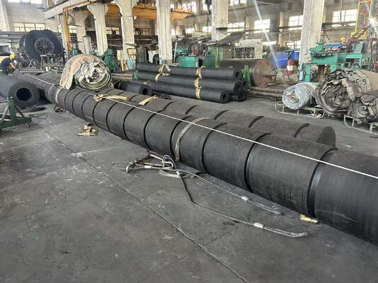 Defensas de rodillo para remolcadores de bajo mantenimiento Altura 200 mm 450 mm Diseñadas para reducir los costos de mantenimiento y mejorar la seguridad de los remolcadores