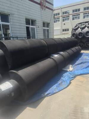 Defensas de rodillo para remolcadores de bajo mantenimiento Altura 200 mm 450 mm Diseñadas para reducir los costos de mantenimiento y mejorar la seguridad de los remolcadores