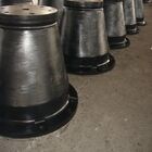 Fenders de borracha de cone aprovados pela SGS fornecendo dureza de 60-70 Shore A e resistência a intempéries Ideal para sistemas de atracação marítima