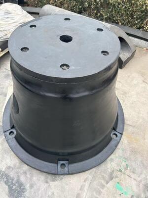 Fenders de borracha de cone aprovados pela SGS fornecendo dureza de 60-70 Shore A e resistência a intempéries Ideal para sistemas de atracação marítima